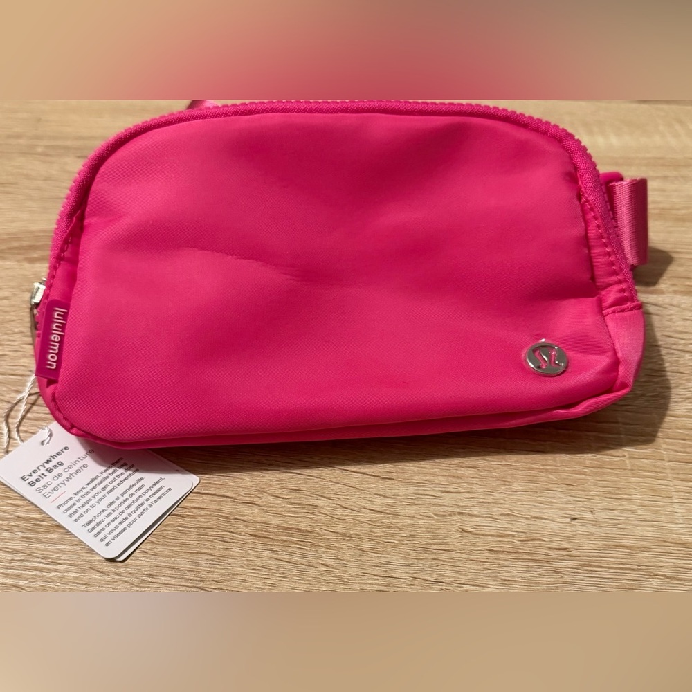 NWT lululemon Bright Deco Pink Crossbody 1L everywhere belt Bag